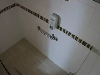 voyeurcam-jb-shower-10's Live Sex Cam Show