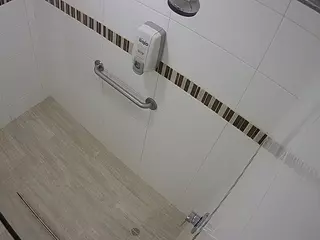 voyeurcam-jb-shower-10's Live Sex Cam Show
