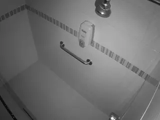 voyeurcam-jb-shower-10's Live Sex Cam Show