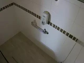 voyeurcam-jb-shower-10's Live Sex Cam Show