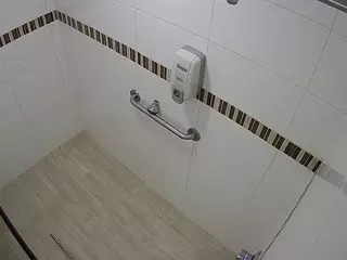 voyeurcam-jb-shower-10's Live Sex Cam Show