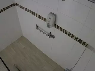 voyeurcam-jb-shower-10's Live Sex Cam Show