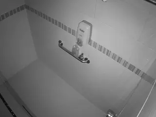 voyeurcam-jb-shower-10's Live Sex Cam Show