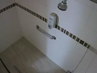 voyeurcam-jb-shower-10's Live Sex Cam Show