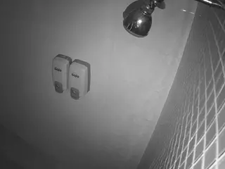 voyeurcam-jb-shower-11's Live Sex Cam Show