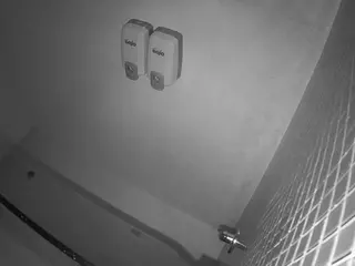 voyeurcam-jb-shower-11's Live Sex Cam Show