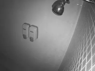 voyeurcam-jb-shower-11's Live Sex Cam Show