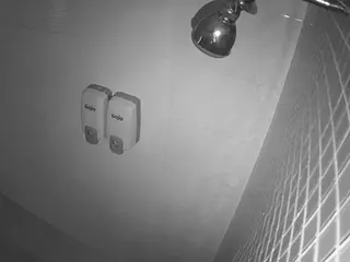 voyeurcam-jb-shower-11's Live Sex Cam Show