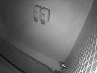 voyeurcam-jb-shower-11's Live Sex Cam Show