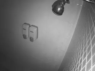 voyeurcam-jb-shower-11's Live Sex Cam Show