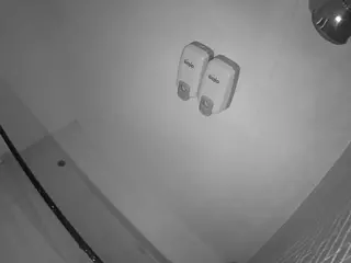 voyeurcam-jb-shower-11's Live Sex Cam Show