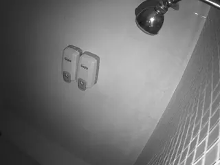 voyeurcam-jb-shower-11's Live Sex Cam Show