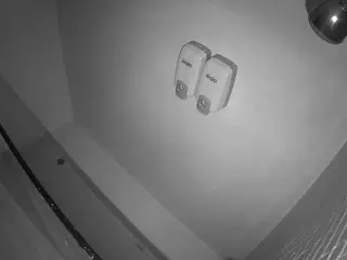 voyeurcam jb shower 11's Live Sex Cam Show