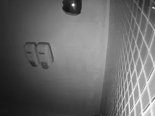 voyeurcam jb shower 11's Live Sex Cam Show