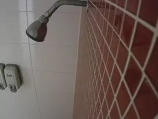 voyeurcam jb shower 11's Live Sex Cam Show