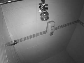 Voyeurcam-jb-shower-12