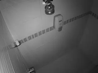 voyeurcam jb shower 12's Live Sex Cam Show