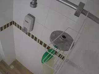 voyeurcam-jb-shower-14's Live Sex Cam Show