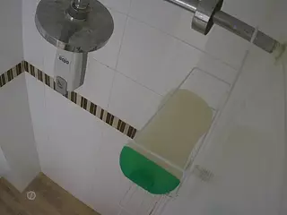 voyeurcam-jb-shower-14's Live Sex Cam Show