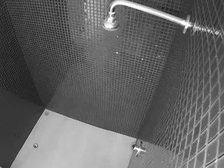 voyeurcam-jb-shower-15's Live Sex Cam Show