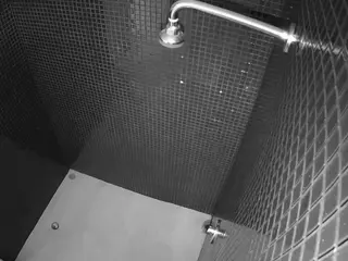 voyeurcam-jb-shower-15's Live Sex Cam Show