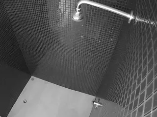 voyeurcam-jb-shower-15's Live Sex Cam Show