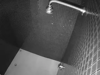 voyeurcam-jb-shower-15's Live Sex Cam Show