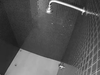 voyeurcam-jb-shower-15's Live Sex Cam Show