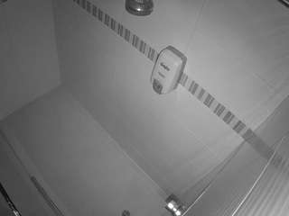 voyeurcam-jb-shower-16 CamXperience