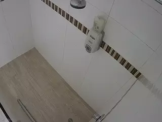 voyeurcam-jb-shower-16's Live Sex Cam Show