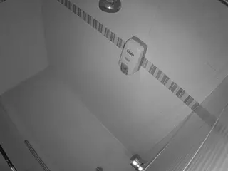 voyeurcam-jb-shower-16's Live Sex Cam Show