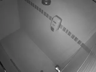 voyeurcam-jb-shower-16's Live Sex Cam Show