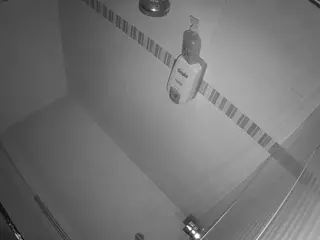 voyeurcam-jb-shower-16's Live Sex Cam Show