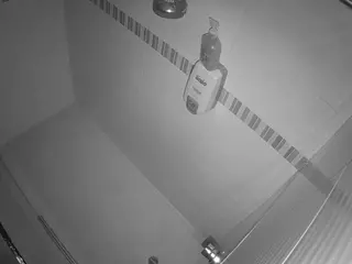 voyeurcam-jb-shower-16's Live Sex Cam Show