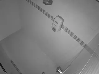 voyeurcam-jb-shower-16's Live Sex Cam Show