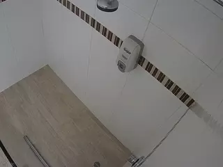 voyeurcam-jb-shower-16's Live Sex Cam Show