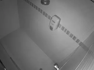 voyeurcam-jb-shower-16's Live Sex Cam Show