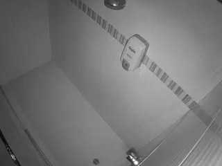 voyeurcam-jb-shower-16's Live Sex Cam Show