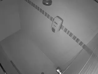 voyeurcam-jb-shower-16's Live Sex Cam Show