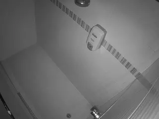 voyeurcam-jb-shower-16's Live Sex Cam Show