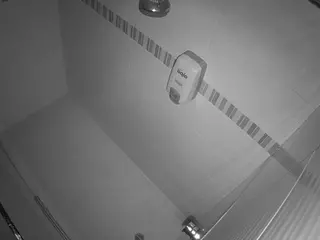 voyeurcam-jb-shower-16's Live Sex Cam Show