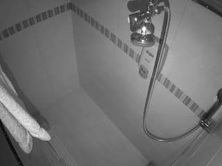 voyeurcam-jb-shower-2
