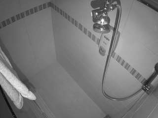 voyeurcam-jb-shower-2 Adult Roullete camsoda