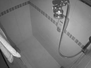voyeurcam-jb-shower-2 1on1cam camsoda
