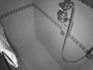 voyeurcam-jb-shower-2 Adult Chatz camsoda