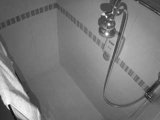 Ahehao camsoda voyeurcam-jb-shower-2