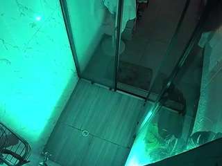 voyeurcam jb shower 2