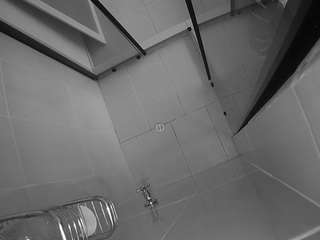 Live stream of voyeurcam-jb-shower-2