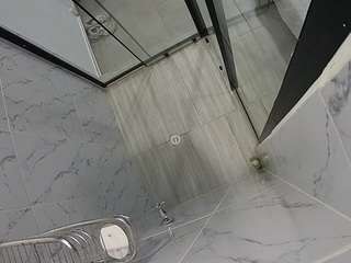 このモデルは現在ライブ中です。 voyeurcam-jb-shower-2