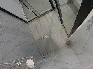Dieses Model ist jetzt live. voyeurcam-jb-shower-2